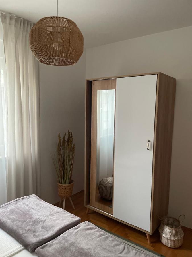 Apartment Dalmatino Baška Voda Buitenkant foto