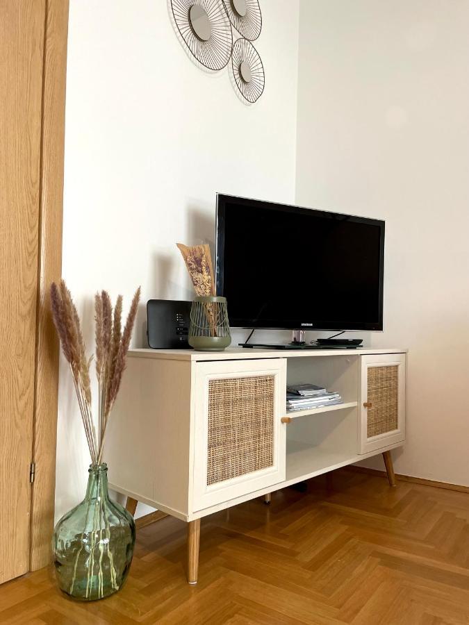 Apartment Dalmatino Baška Voda Buitenkant foto