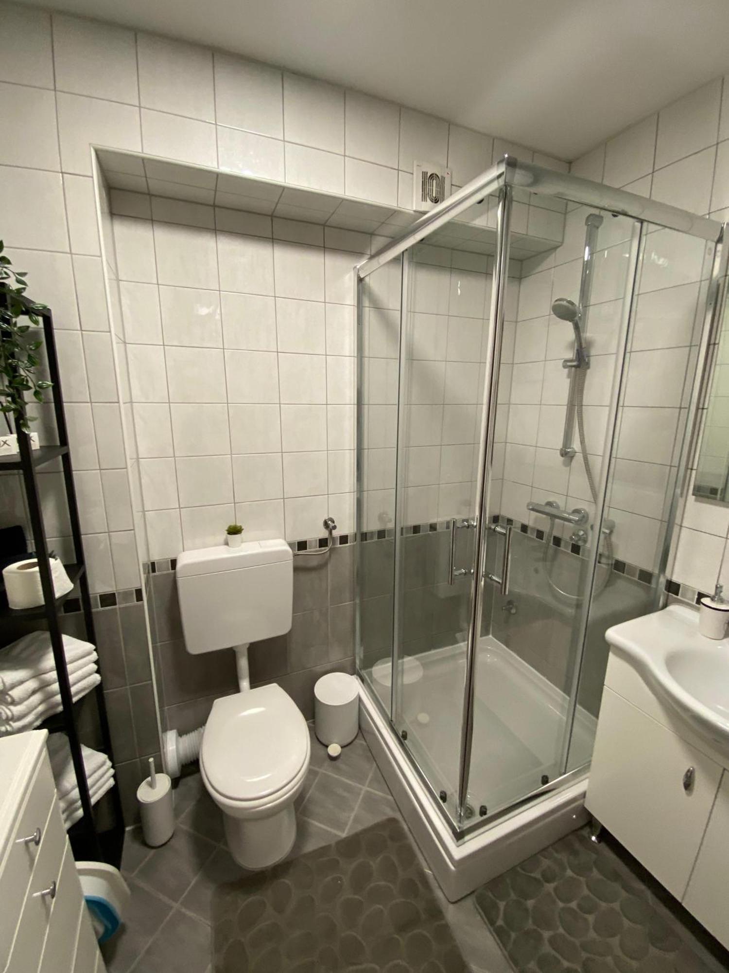 Apartment Dalmatino Baška Voda Buitenkant foto